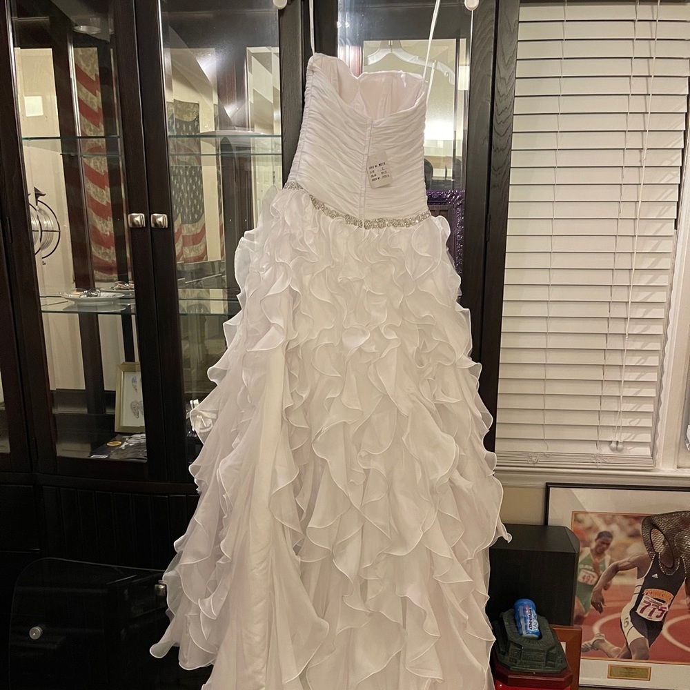 David’s Bridal bridal dress six 2